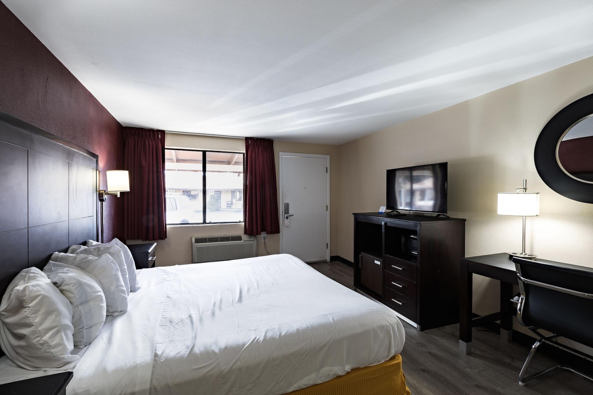 Super 8 By Wyndham West Route 66 - Grand Canyon Area Hotel 2*