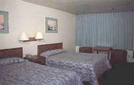 Super 8 By Wyndham West Route 66 - Grand Canyon Area Hotel 2*