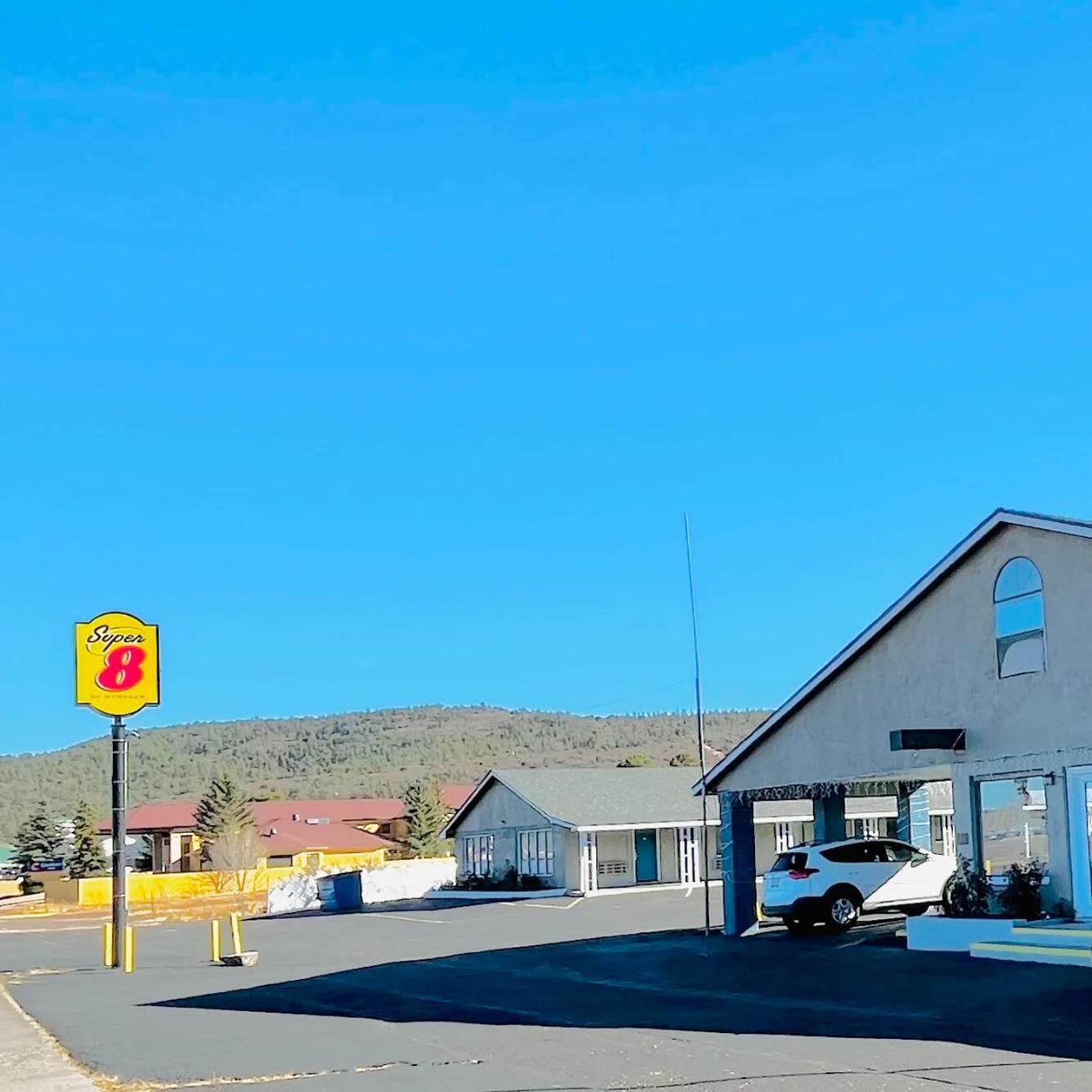 Super 8 By Wyndham West Route 66 - Grand Canyon Area Williams