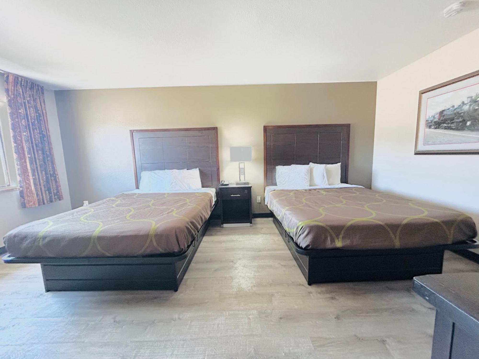 Super 8 By Wyndham West Route 66 - Grand Canyon Area Hotel 2*