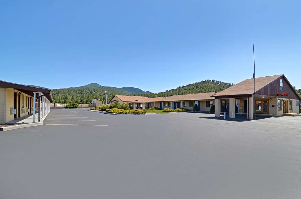 Super 8 By Wyndham West Route 66 - Grand Canyon Area 2*