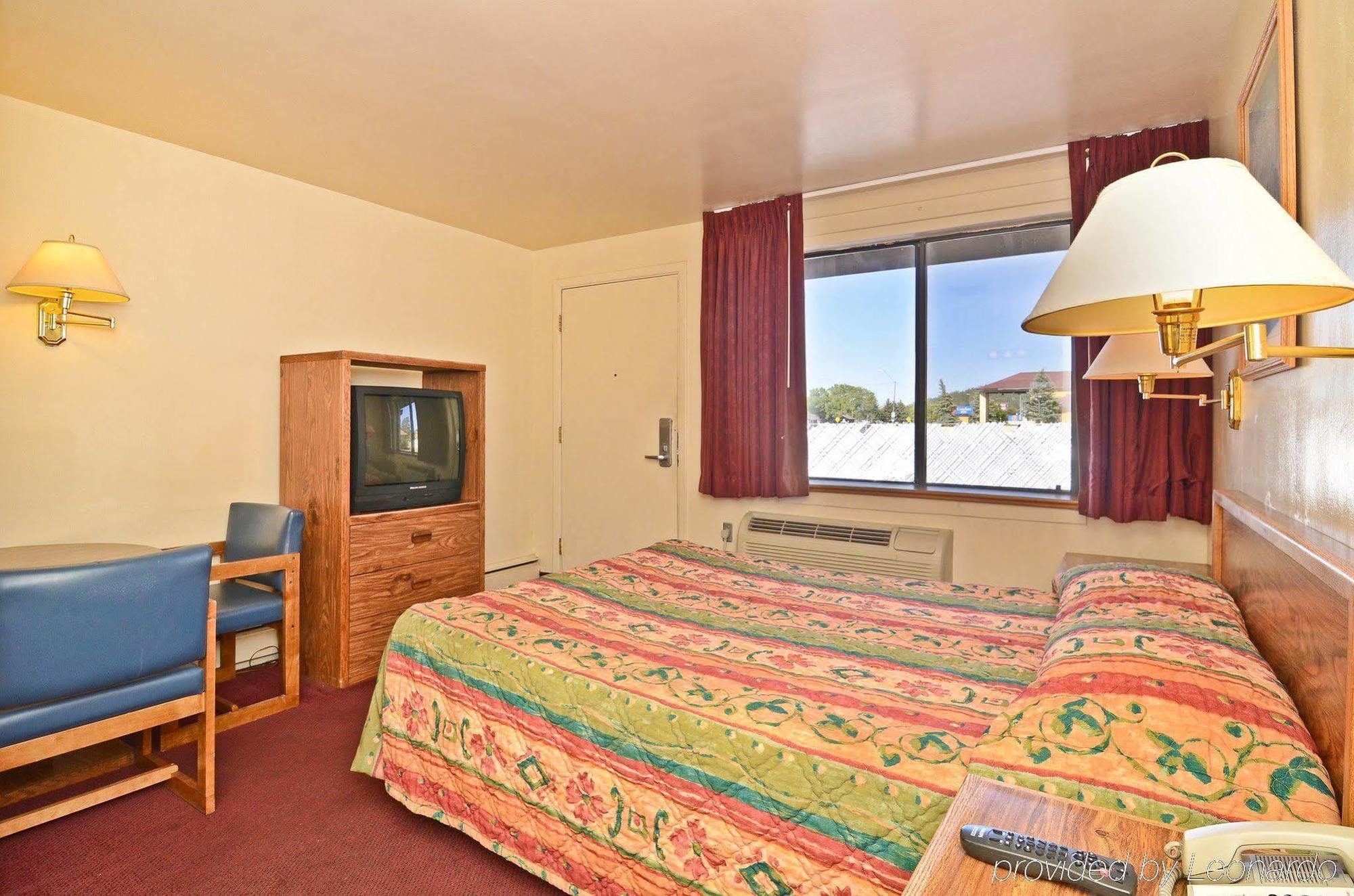 Super 8 By Wyndham West Route 66 - Grand Canyon Area 2*