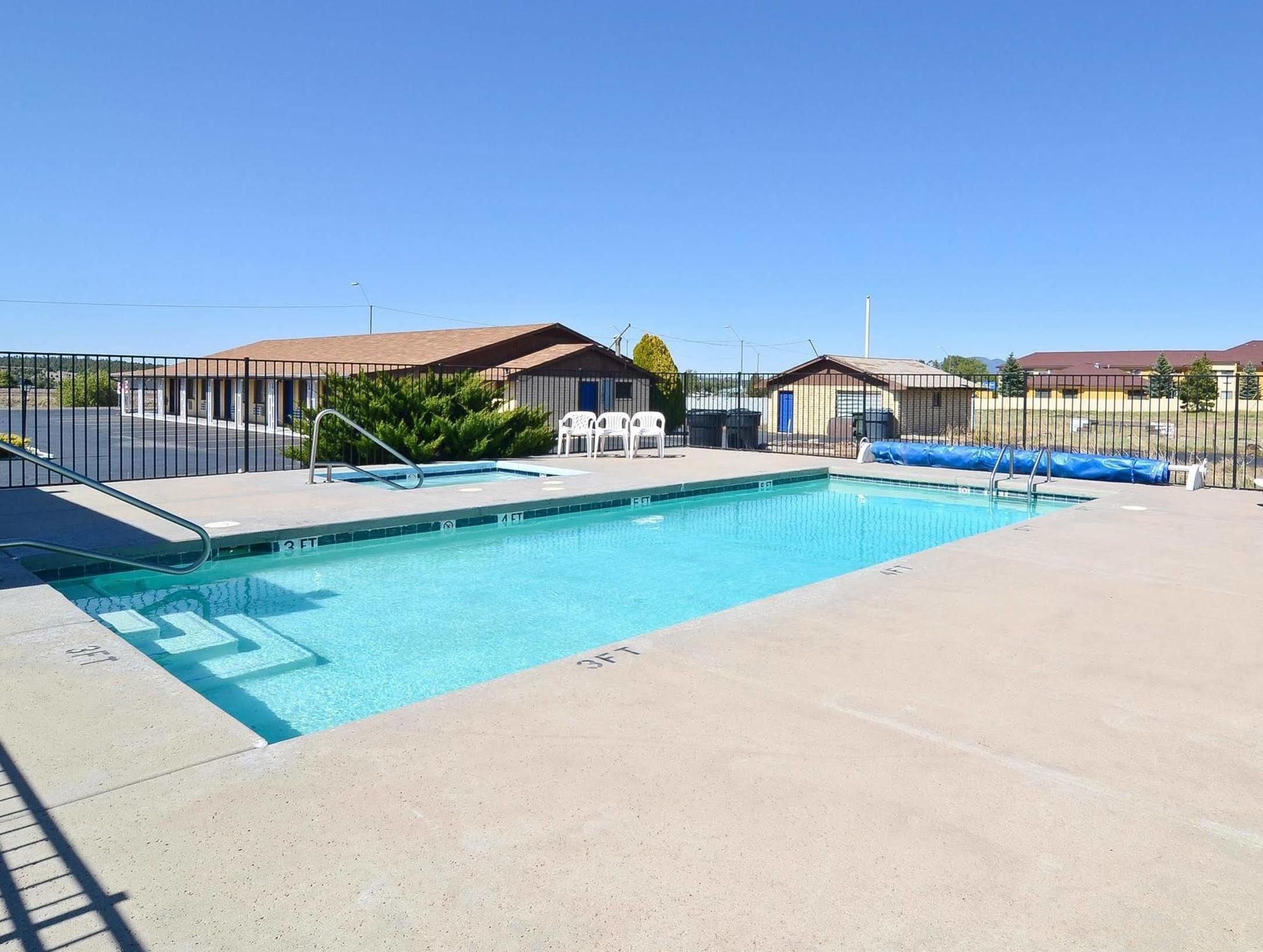Super 8 By Wyndham West Route 66 - Grand Canyon Area Hotel Williams