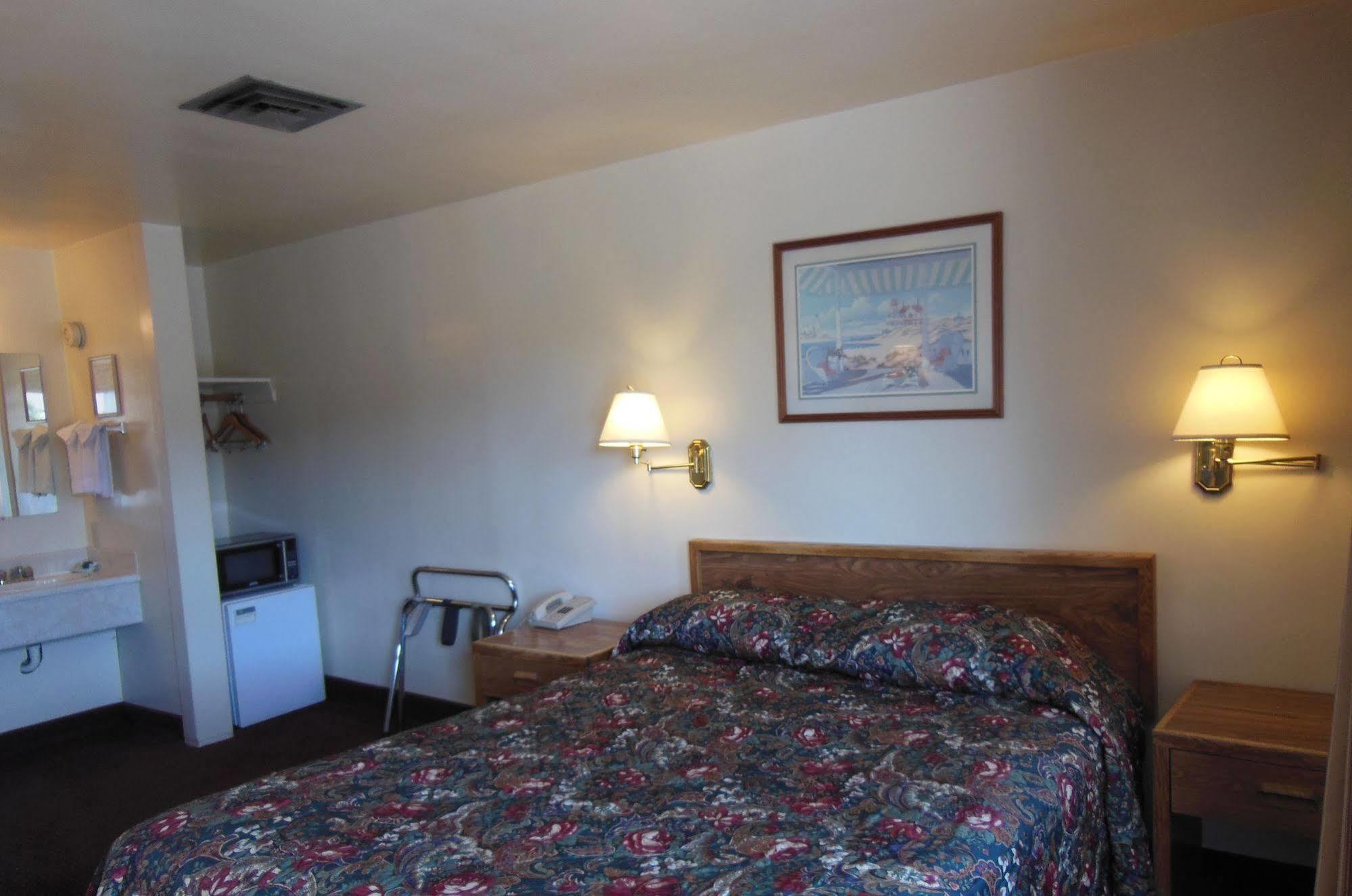 Super 8 By Wyndham West Route 66 - Grand Canyon Area